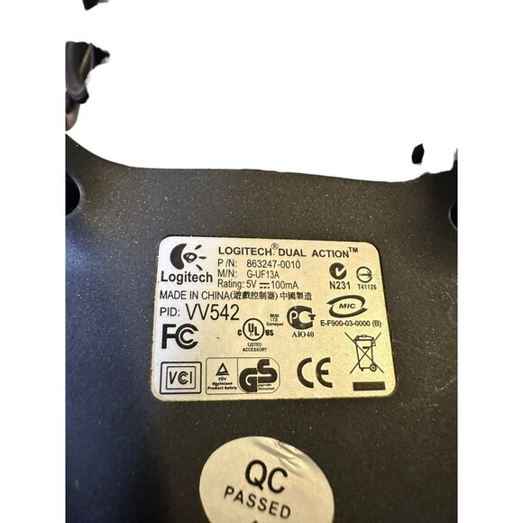 Logitech PlayStation 2 Dual Action Controller Gamepad - Picture 4 of 4